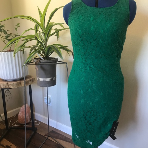 Banana Republic Dresses & Skirts - {Banana Republic} Green Lace Shift Dress